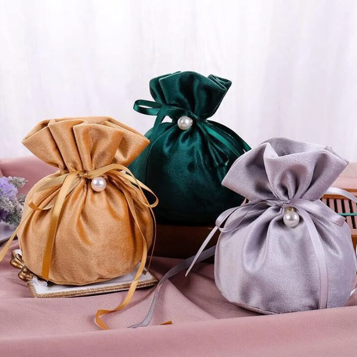 20 Pcs Round Bottom Drawstring Velvet Gift Bags Jewelry Pouches with Pearl Bead,for Wedding Favors,Christmas,Party Favors,Birthday,Dark green