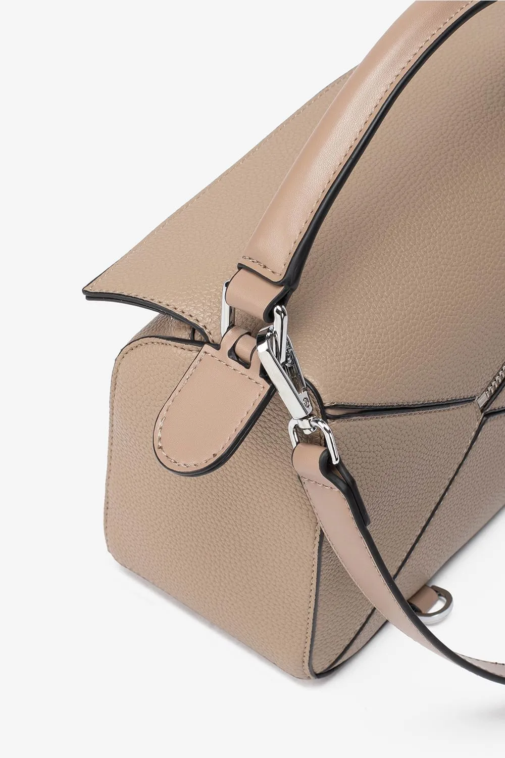 ACOLLIE the unique design crossbody bag is fashionable, stylish, soft, French essence, fashionable and popular bags