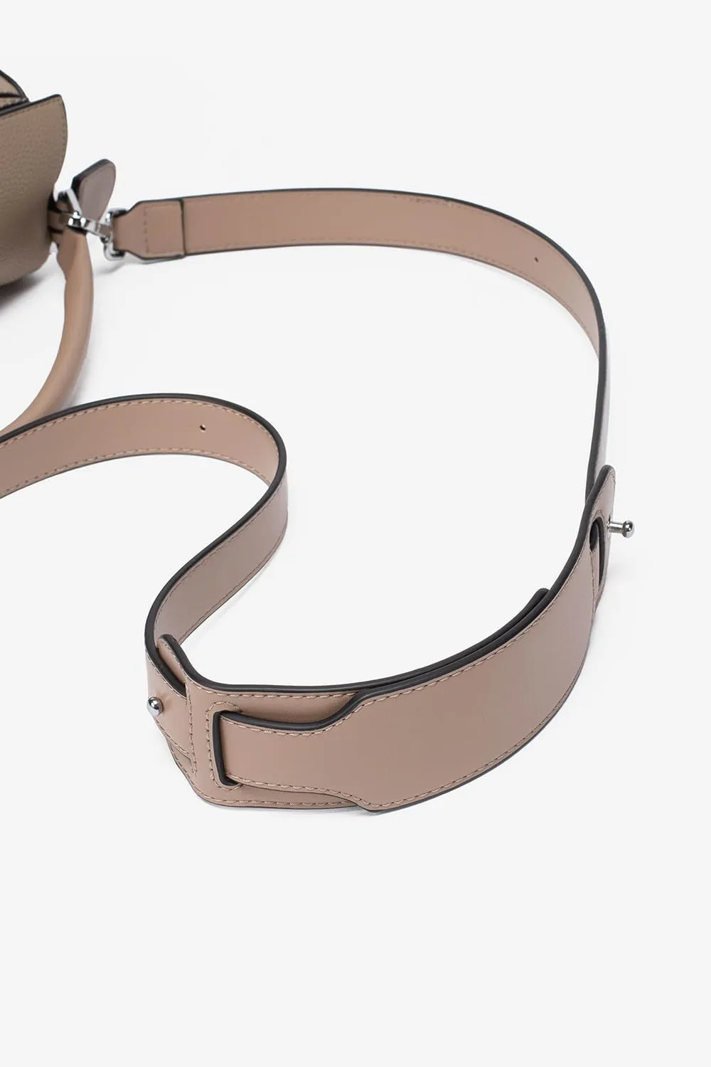 ACOLLIE the unique design crossbody bag is fashionable, stylish, soft, French essence, fashionable and popular bags