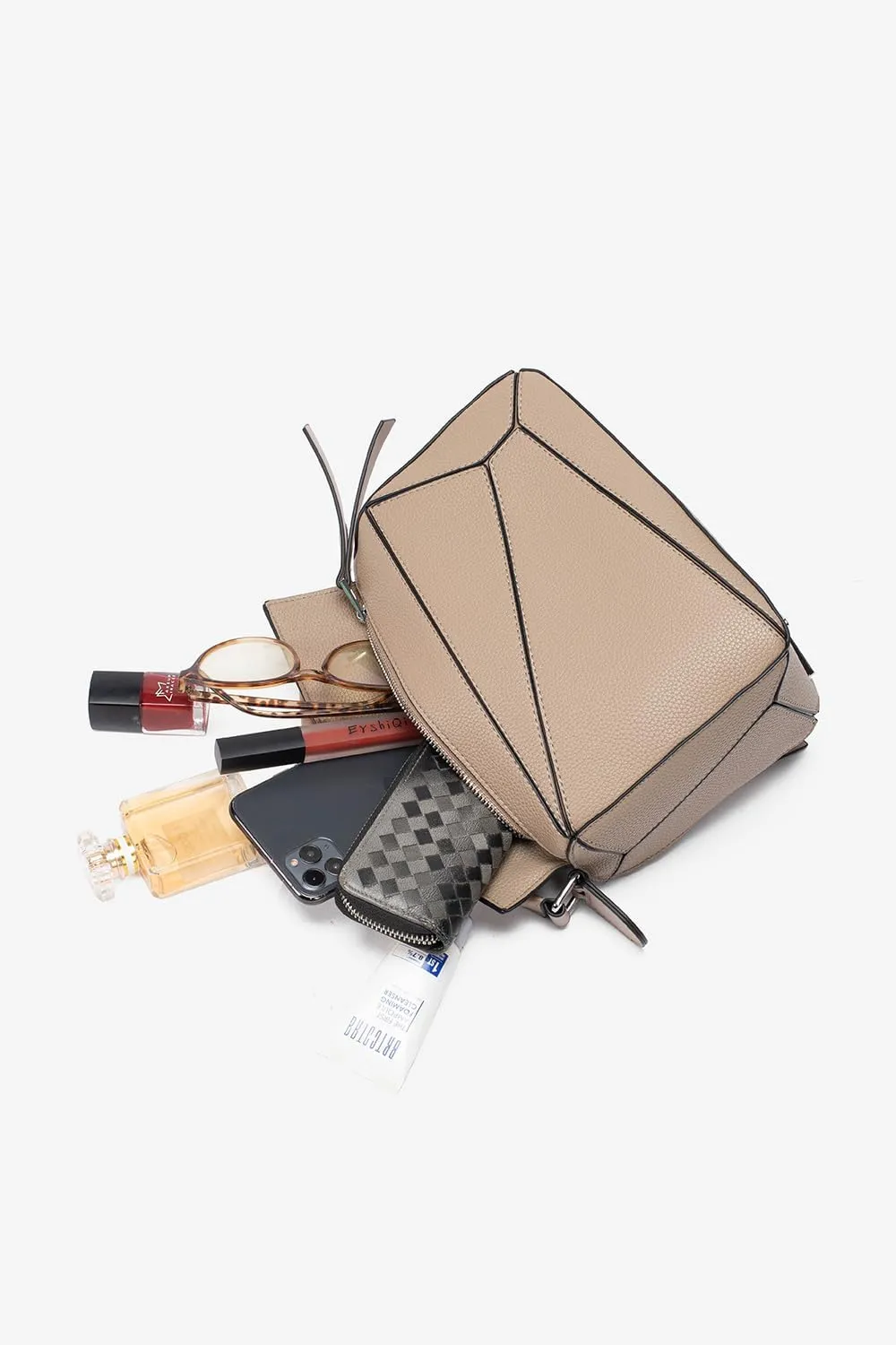ACOLLIE the unique design crossbody bag is fashionable, stylish, soft, French essence, fashionable and popular bags