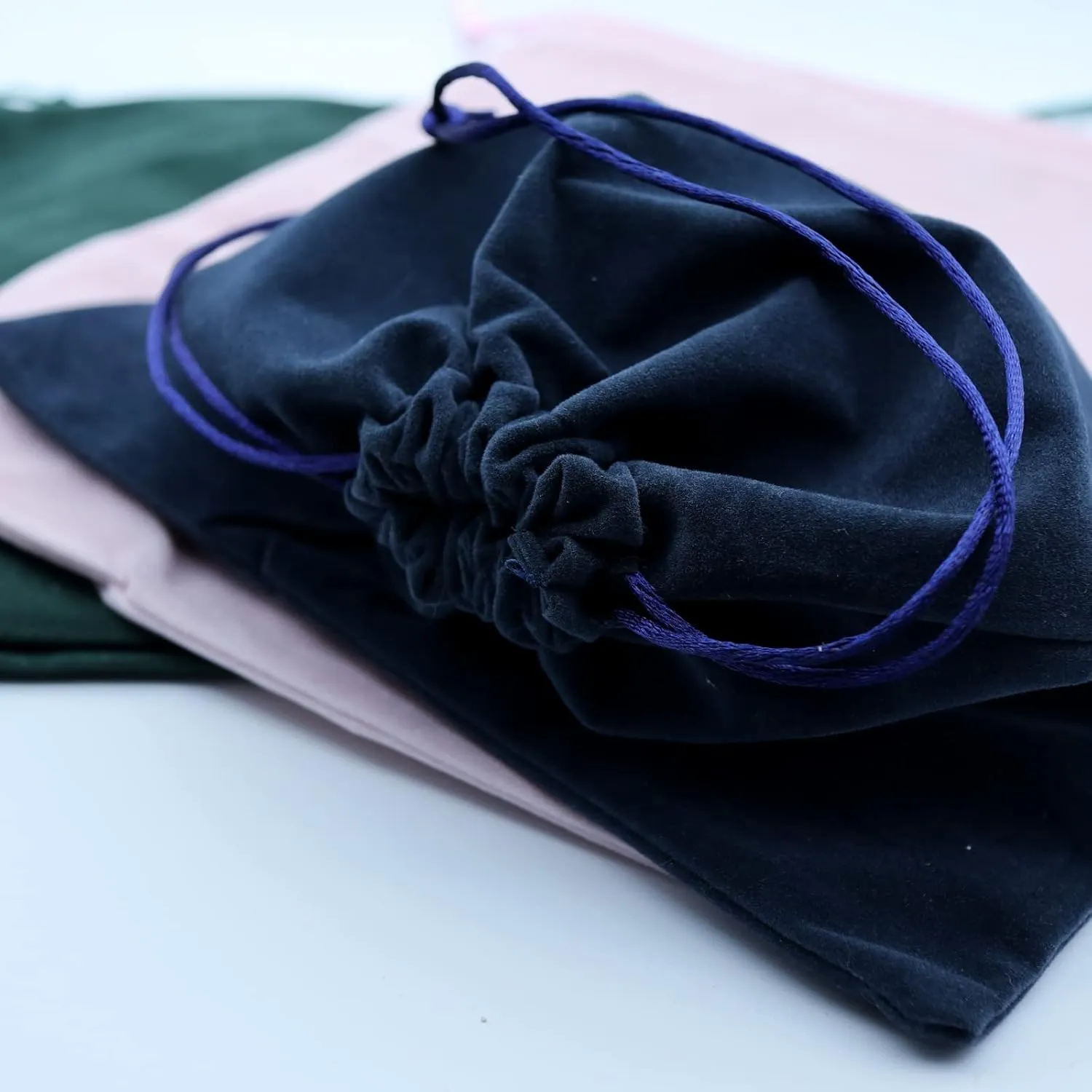 Aestivate 8 Pack Large Velvet Drawstring Pouch, Velvet Bag 8×10 Inch Storage Bag Cosmetics Pouches Dust Bag 8 Pieces (Navy Blue)