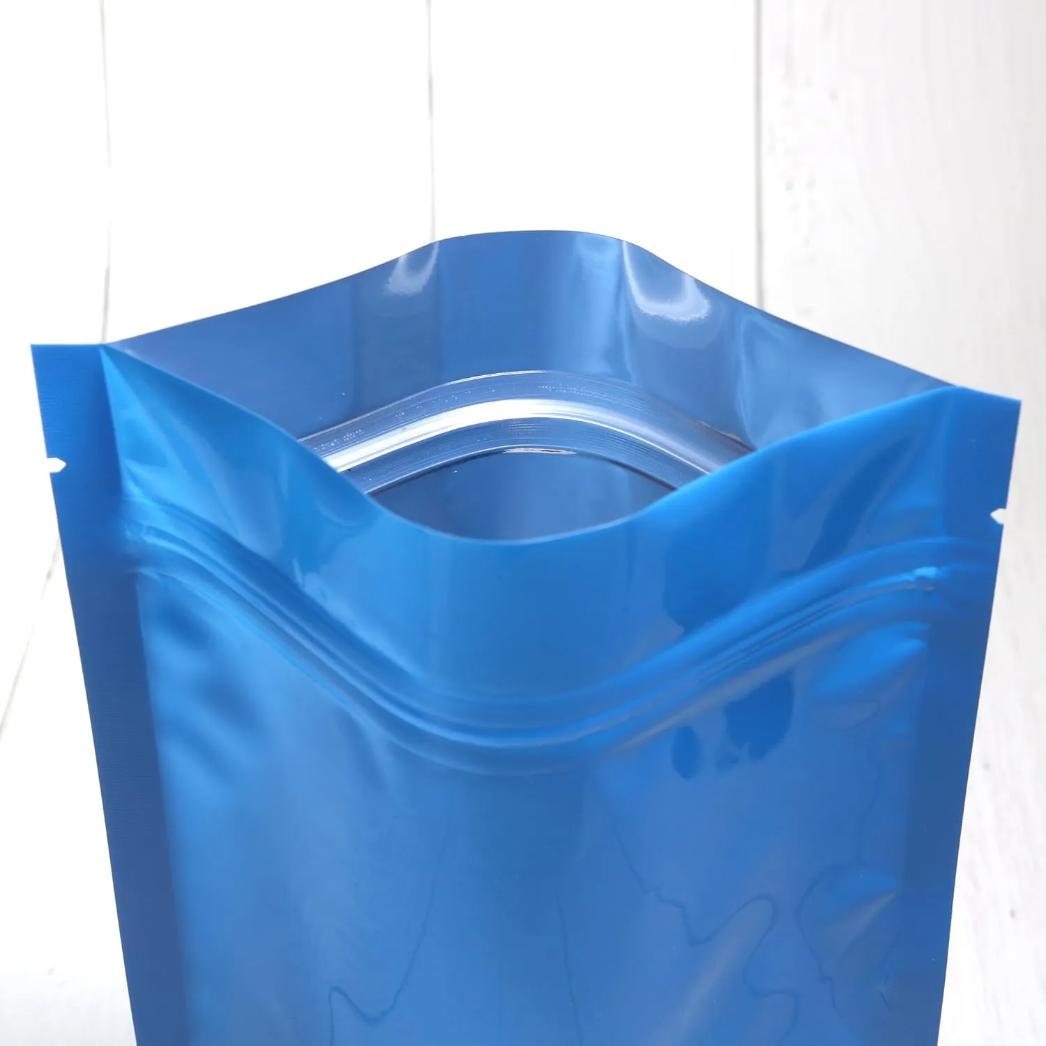 Double-Sided Matte/Glossy Color with Clear Round Window Stand-Up Pouch (100 Bags/Pack) (3.3" x 5.5", Glossy Blue)