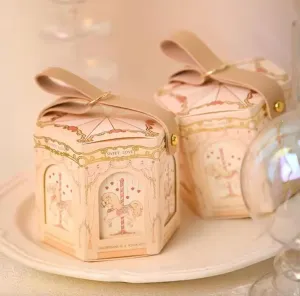 FavorsXtra - 10 Pcs Party Favor Boxes, Treat Containers, Candy Boxes, Favors boxes for a Wedding, Birthday, Baby, or Bridal shower, Full Moon Design Box. (Champagne Gold)