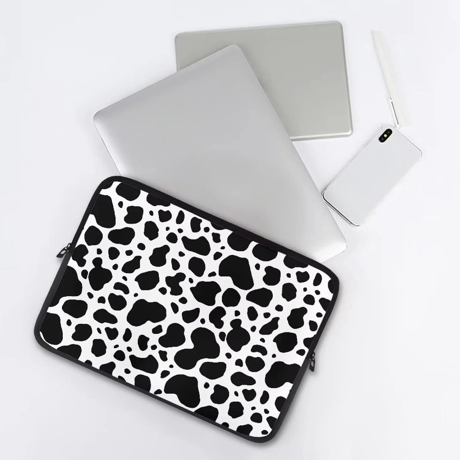 Gomyblomy Cow Print 15 Inch Durable Computer Bag, Portable Waterproof Laptop Case, Lightweight Shockproof Briefcase, Computer Decoration for Men & Women