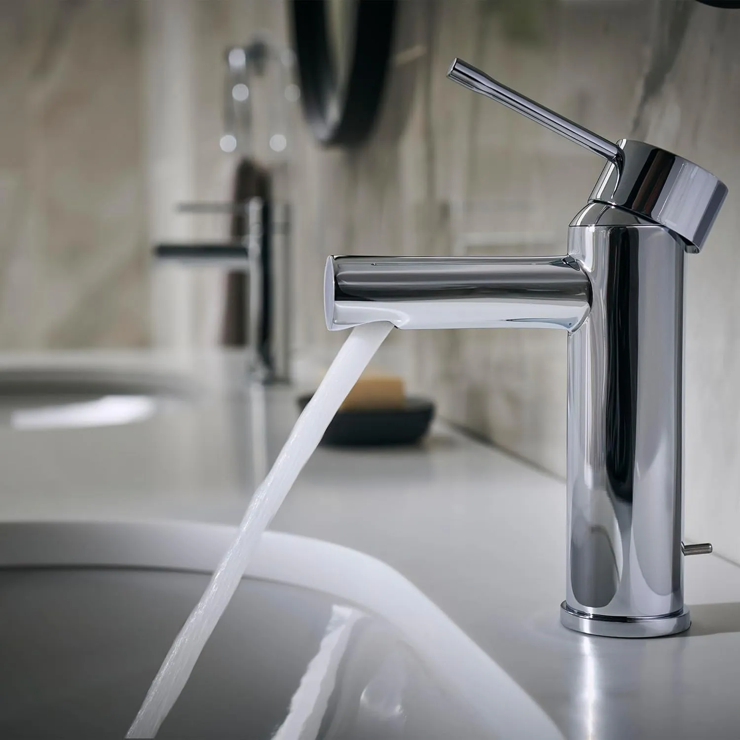 GROHE Essence New Single Hole Single-Handle 1.2 GPM Low-Arc Bathroom Faucet in StarLight Chrome 3221600A