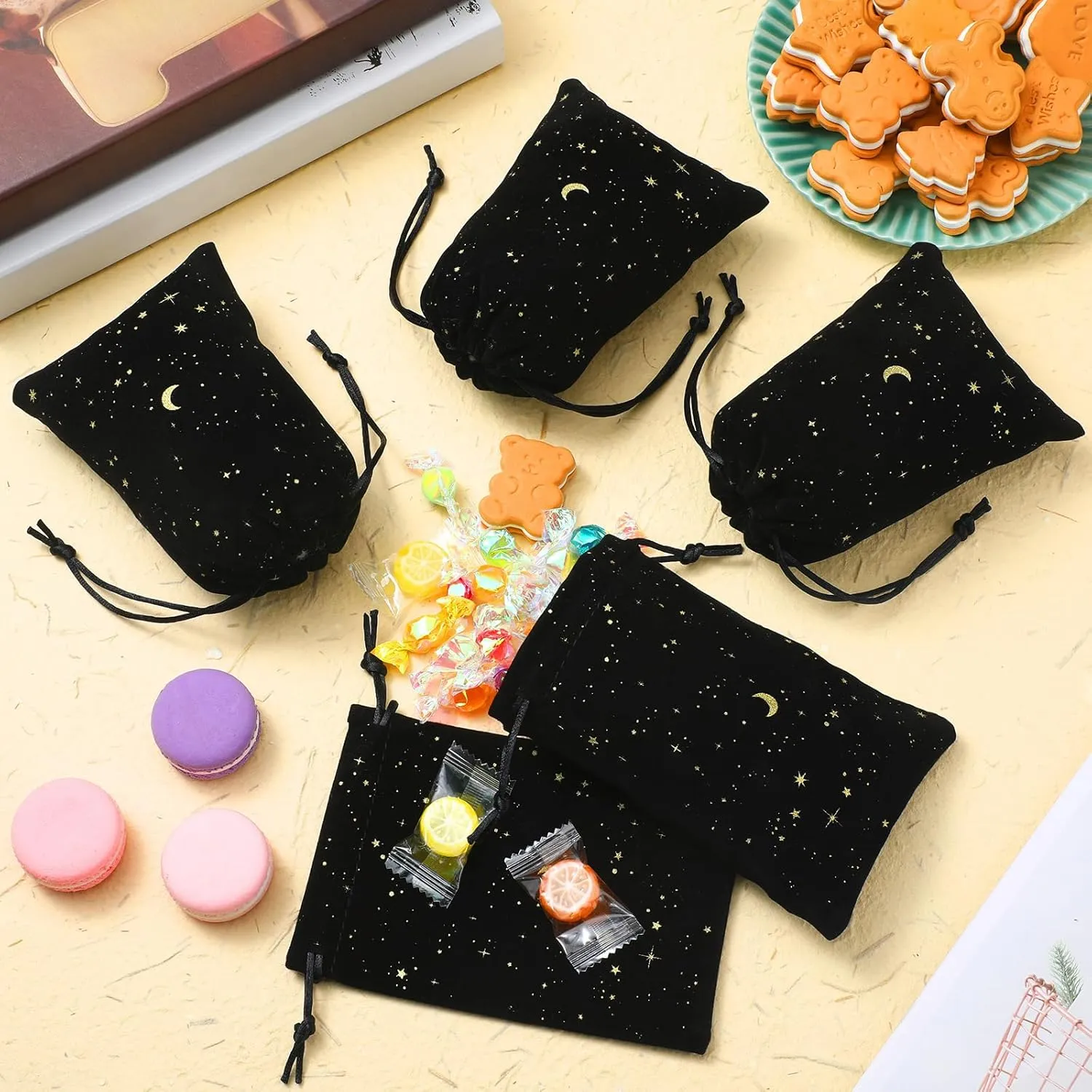 Hillban 30 Pcs 4 x 6 Inch Black Velvet Drawstrings Bags for Jewelry Moon Star Pouch with Drawstrings Ring Bags for Jewelry Gift Packaging Wedding Anniversary Christmas Eid Mubarak