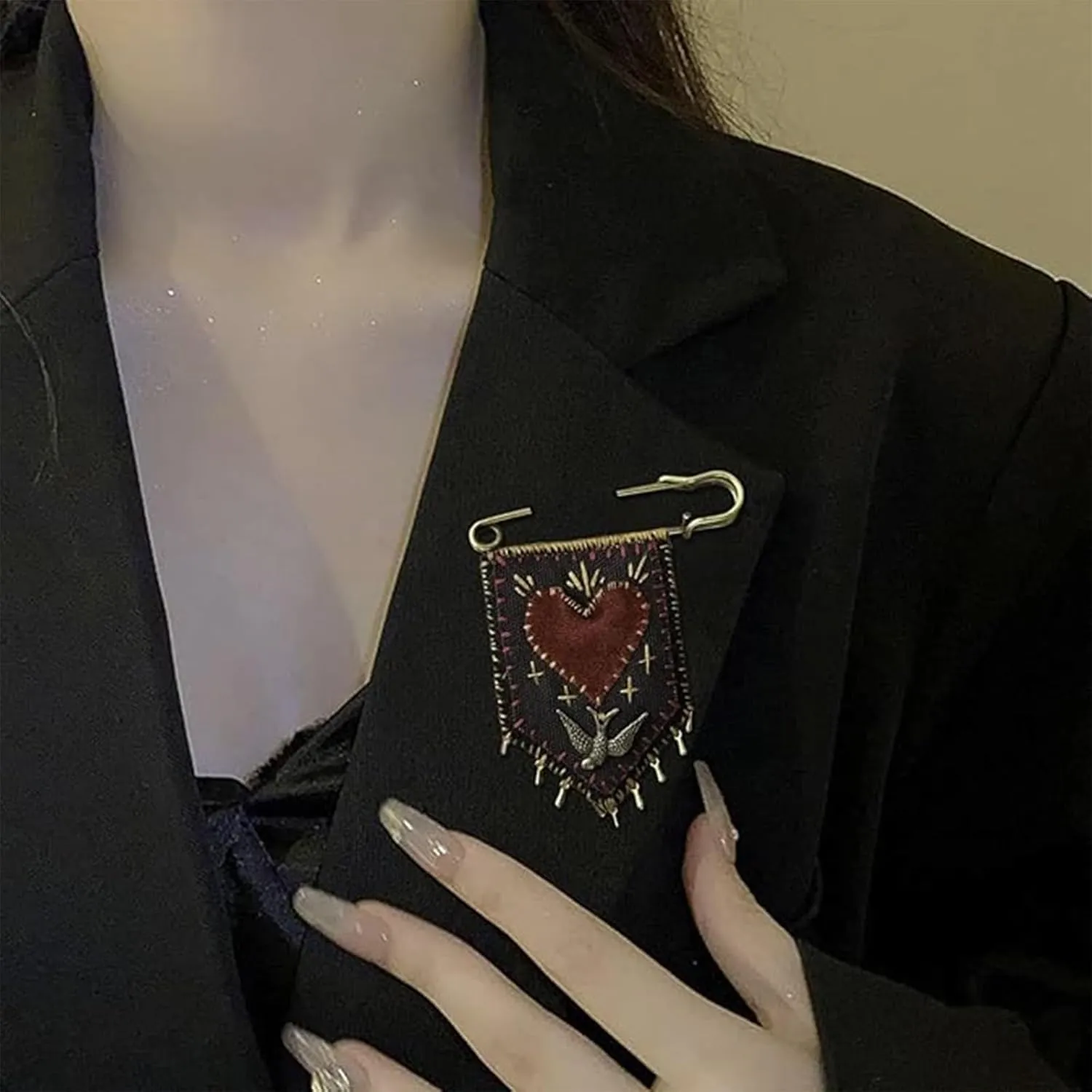 Hope's Protection Pocket With Rosemary, Handmade Embroidered Hope's Amulet Bag With Pin, Remind You To Protect Your Heart (2pcs)