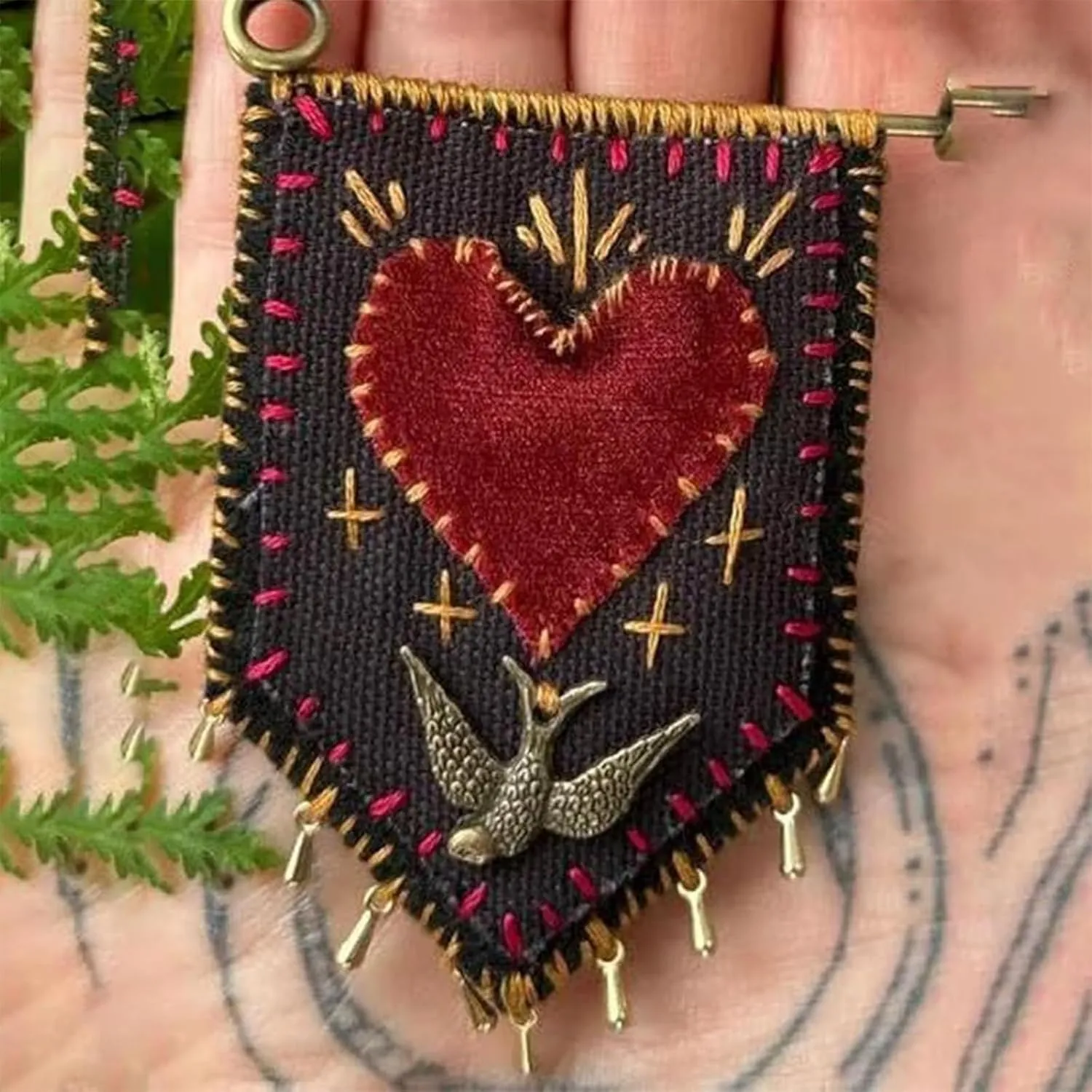 Hope's Protection Pocket With Rosemary, Handmade Embroidered Hope's Amulet Bag With Pin, Remind You To Protect Your Heart (2pcs)