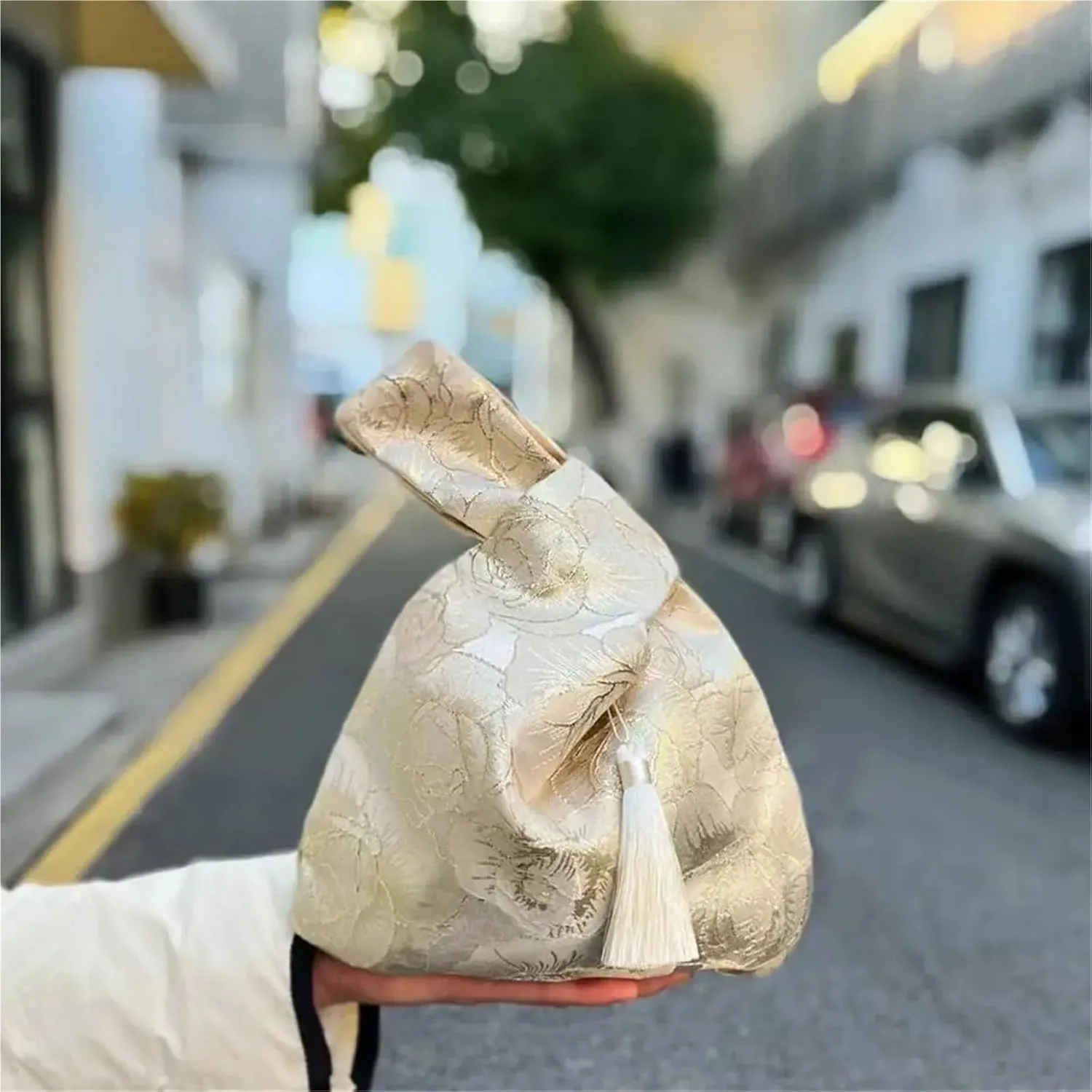 Knot Wrist Bag Storage Bags Flower Pendant Temperament Cheongsam Accessories Handbag Small Item Pouch Tassel Knot Wrist Bag