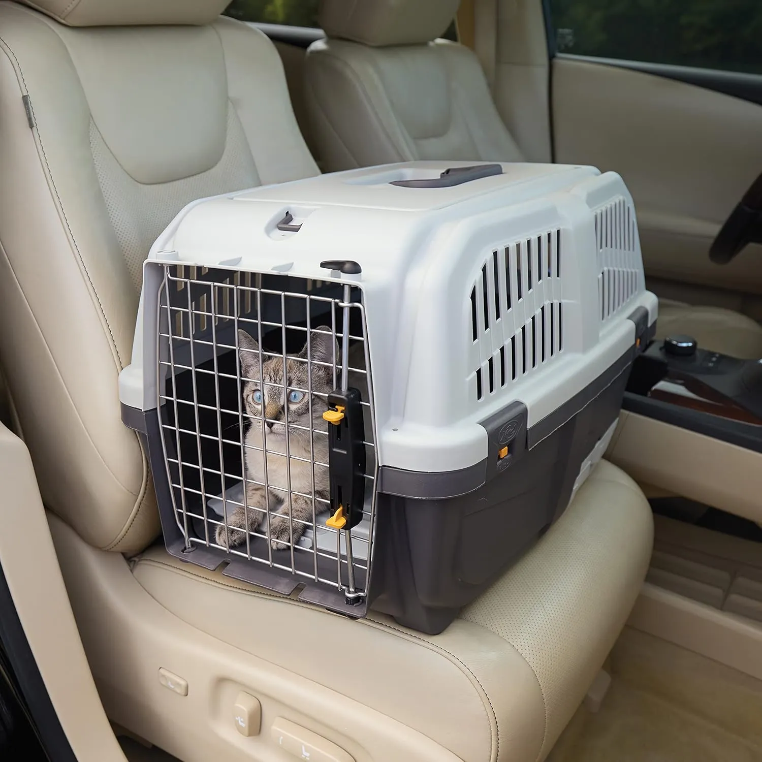 Midwest Homes for Pets Skudo 24” Plastic Cat Carrier with Integrated Litter pan