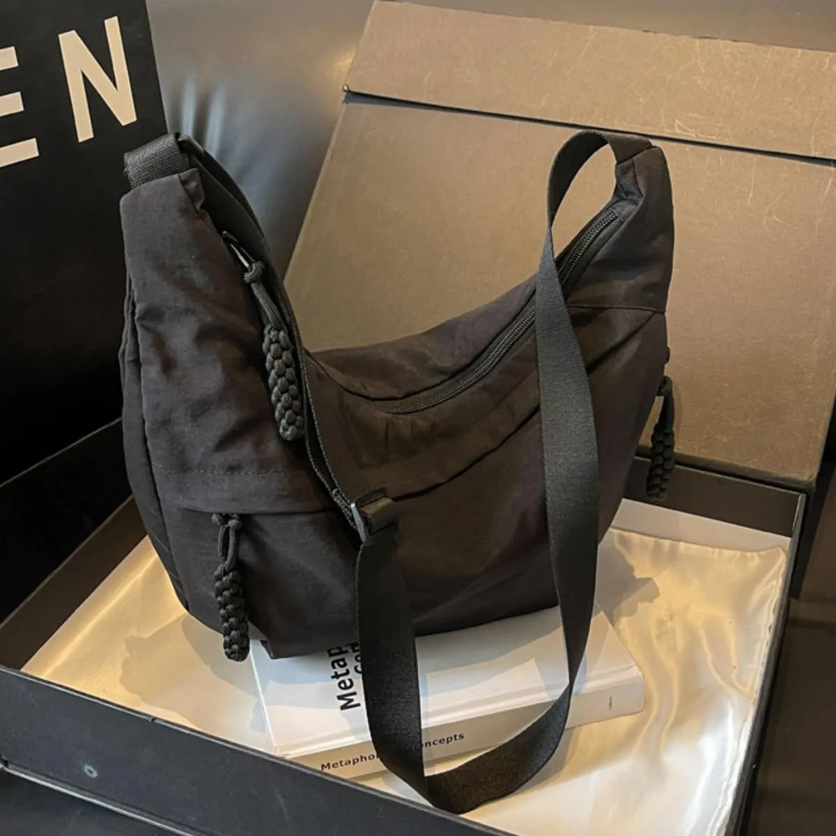 Nylon Crossbody Bags for Women Nylon Crescent Bag Casual Slouchy Shoulder Bags Dumpling Bag with Multi-Pockets
