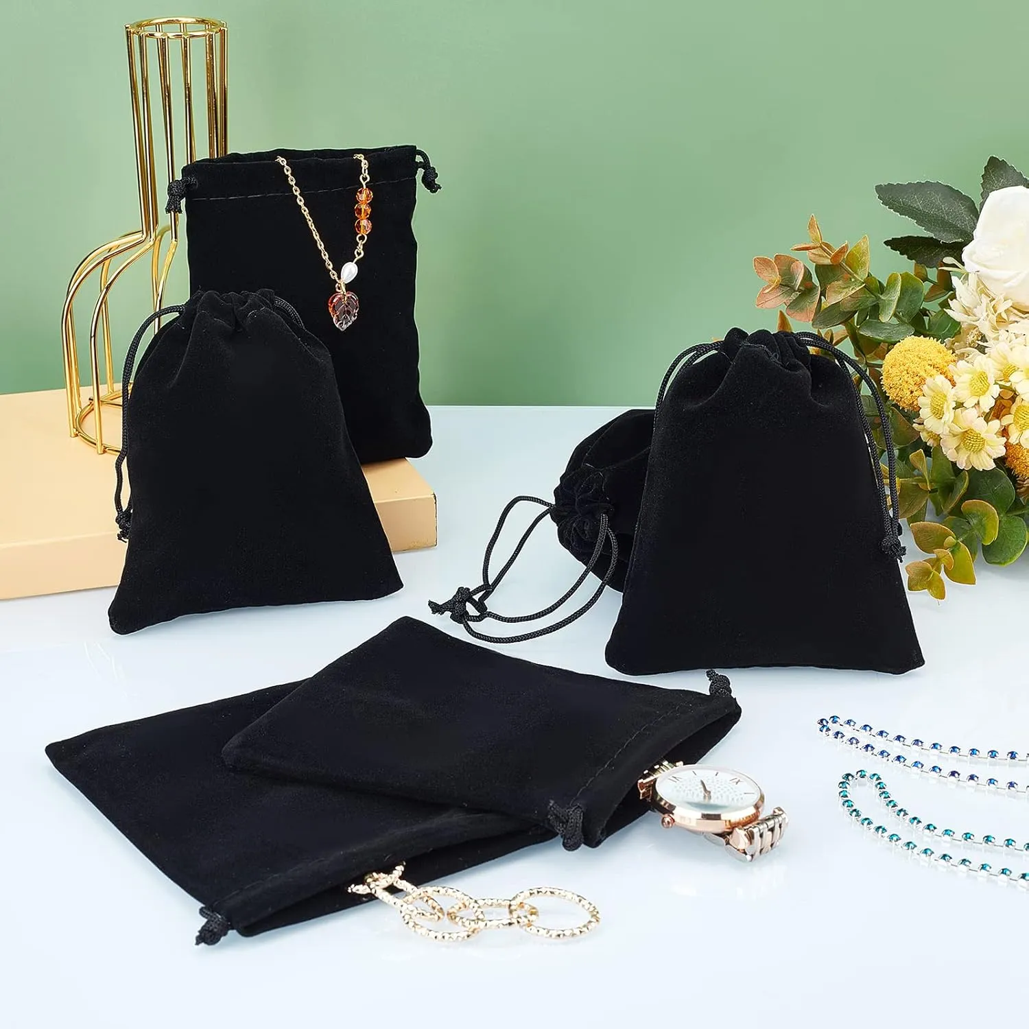 PH PandaHall 50 Pack Velvet Gift Bags Jewelry Bags for Selling 3.9x 4.7inch Black Drawstring Bags Packing Pouches Mini Dice Gift Bags for Jewelry Earring Watches Storage Wedding Favor Mother's Day