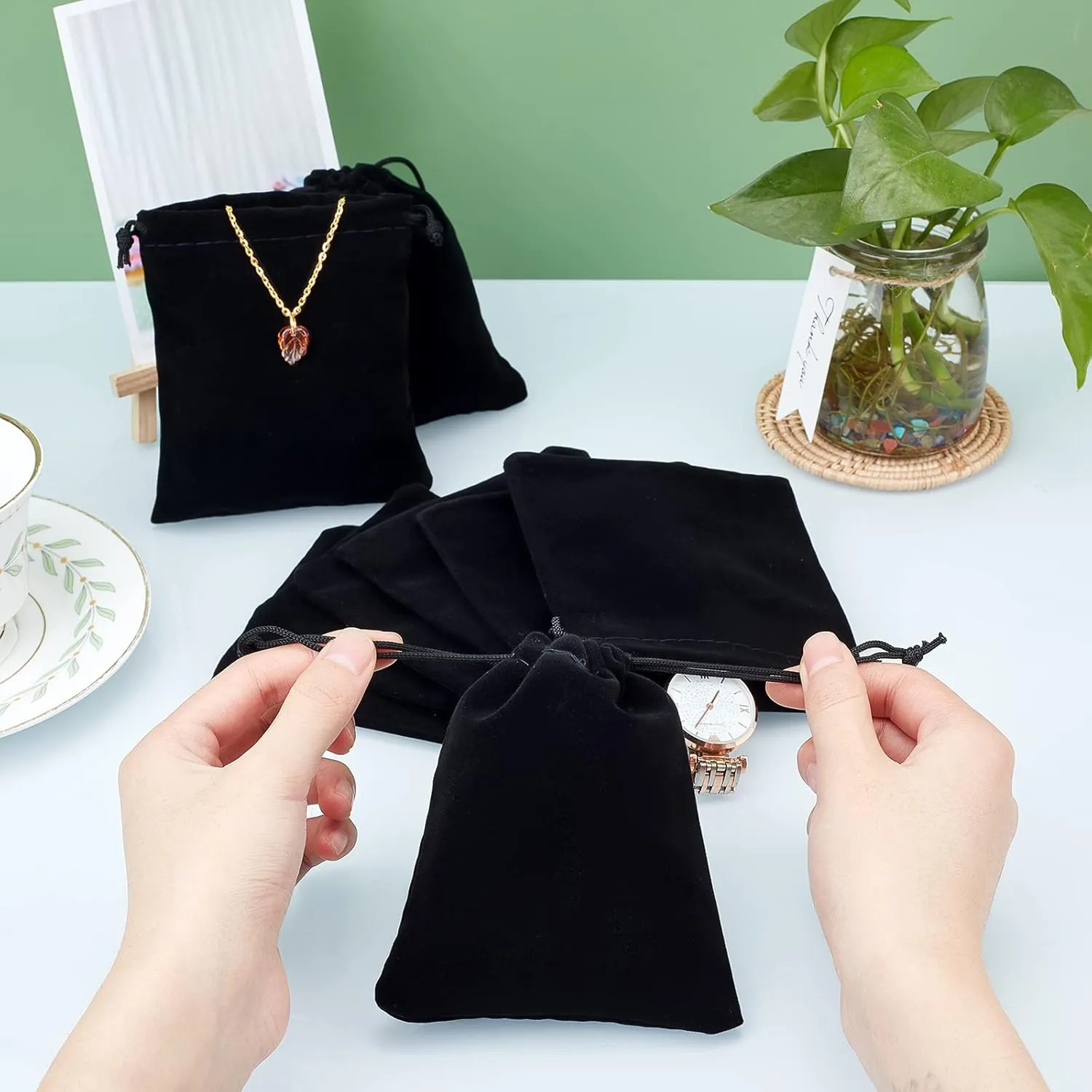 PH PandaHall 50 Pack Velvet Gift Bags Jewelry Bags for Selling 3.9x 4.7inch Black Drawstring Bags Packing Pouches Mini Dice Gift Bags for Jewelry Earring Watches Storage Wedding Favor Mother's Day