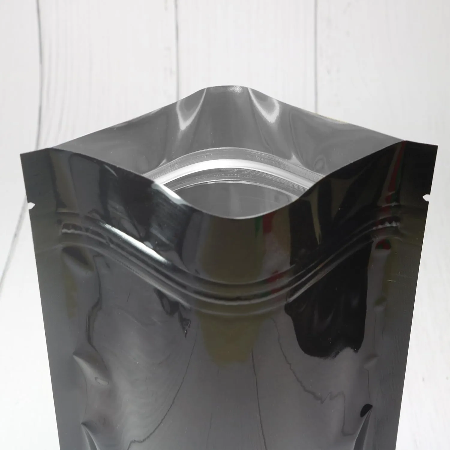 QQ Studio Pack of 100 Glossy Colored Mylar Foil Stand-Up Zip Seal Bags w/Clear Round Window (Glossy Black, 4.7 inches x 7.1 inches)
