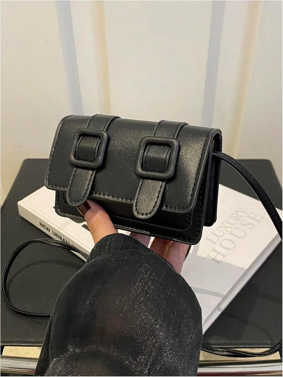 QWINEE Women's Buckle Decor Flap Bag Minimalist Shoulder Handbag Chain Detail Clutch Purse Solid Crossbody Bags