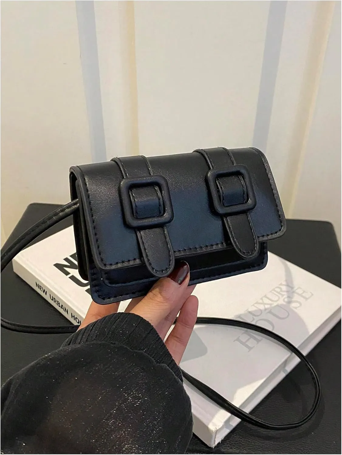 QWINEE Women's Buckle Decor Flap Bag Minimalist Shoulder Handbag Chain Detail Clutch Purse Solid Crossbody Bags