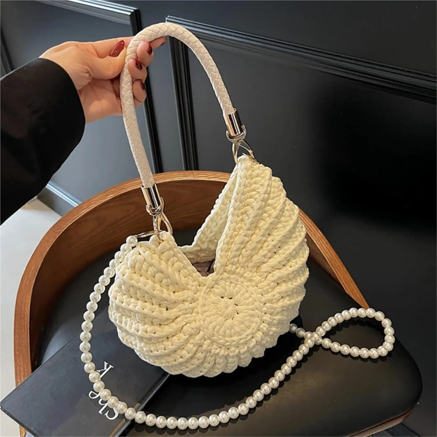 Seashell Pearls Chain Crossbody Bag Handwoven Beach Handbags Crochet Conch Shaped Shoulder Bag Vacation Seaside Weave bag