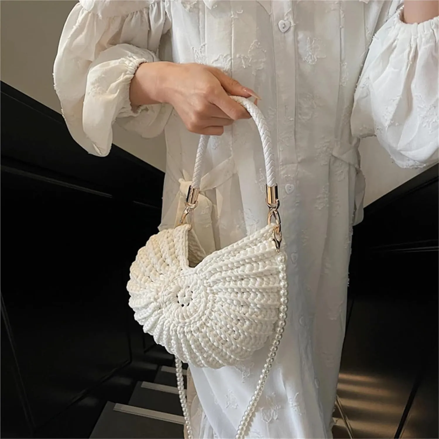 Seashell Pearls Chain Crossbody Bag Handwoven Beach Handbags Crochet Conch Shaped Shoulder Bag Vacation Seaside Weave bag