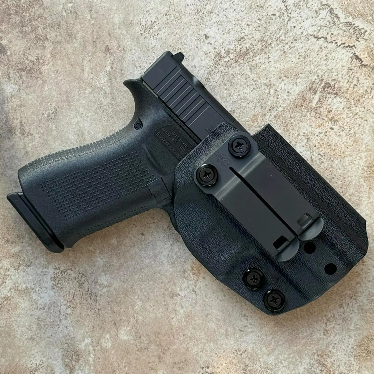 Shadow Systems CR920 Holster :: Made in USA :: IWB Holster for Shadow Systems CR920 :: Veteran Owned Company :: Veteran Owned Company :: Over 60 Color Options