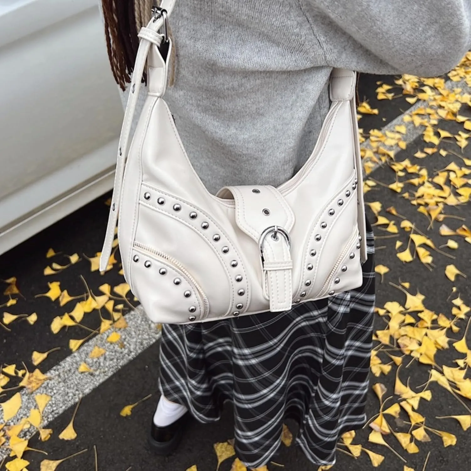 Studded Shoulder Bags Grunge Purse for Women Faux Leather Hobo Purse Y2k Dumpling Bag Summer 2000s Streetwear