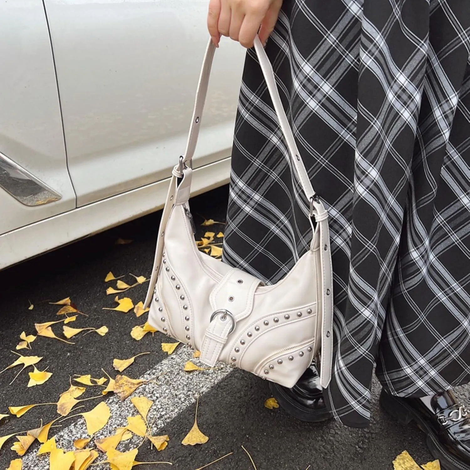 Studded Shoulder Bags Grunge Purse for Women Faux Leather Hobo Purse Y2k Dumpling Bag Summer 2000s Streetwear