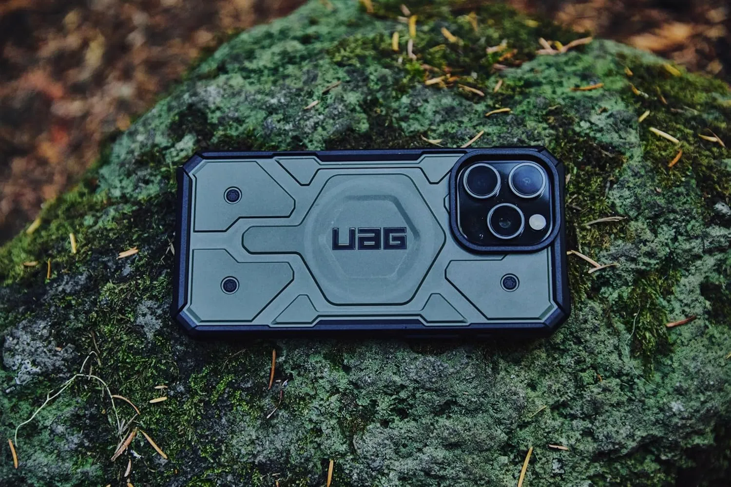 URBAN ARMOR GEAR UAG Designed for iPhone 16 Pro Case 6.3" Pathfinder - Compatible with MagSafe Charging Rugged Shockproof Anti-Slip Military Grade Protective Cover, Olive Drab