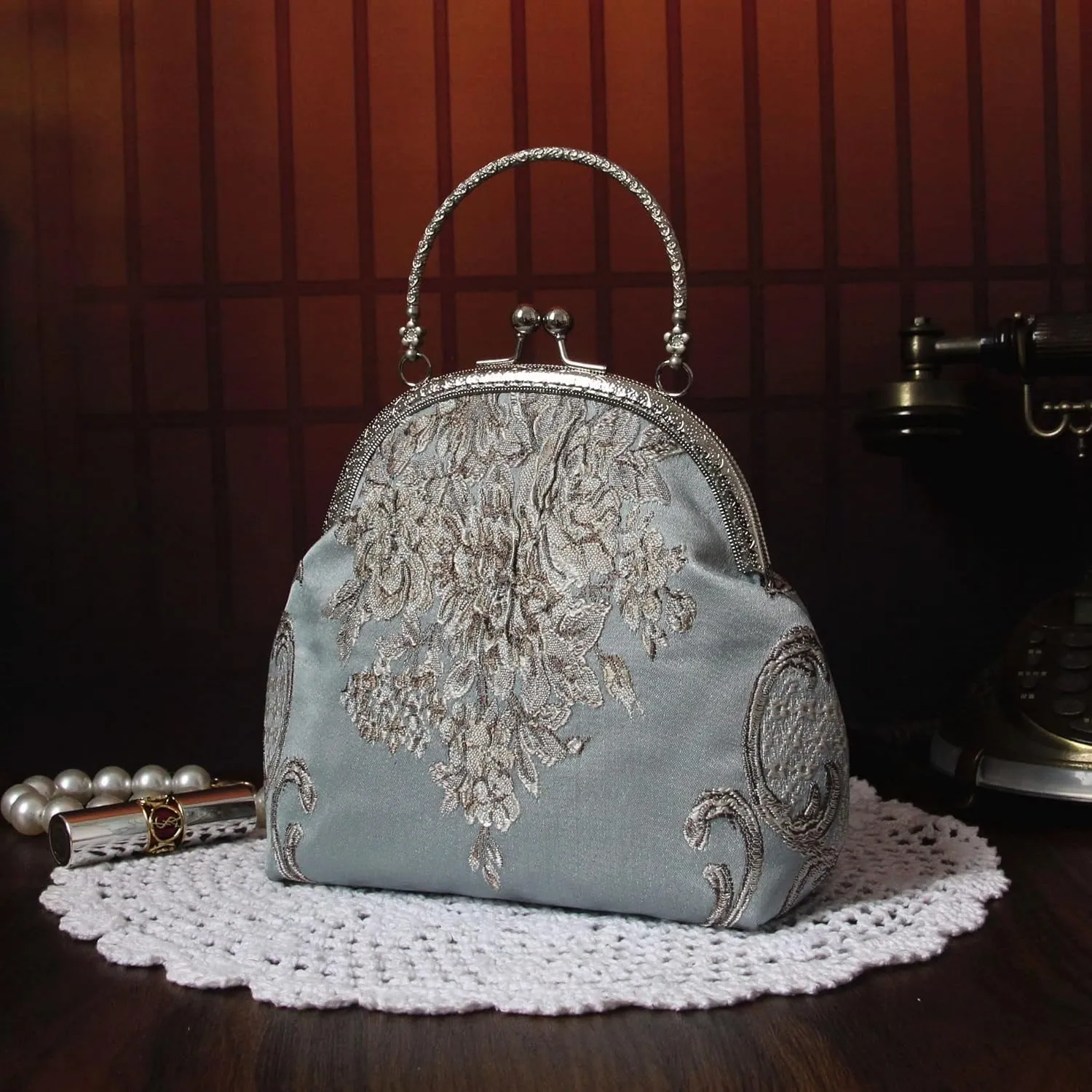 Vintage Metal Shell Bag Palace Bags Fringe Tassel Women Mother Chic Lady Gift Bags Women's Handbags Purses Bags