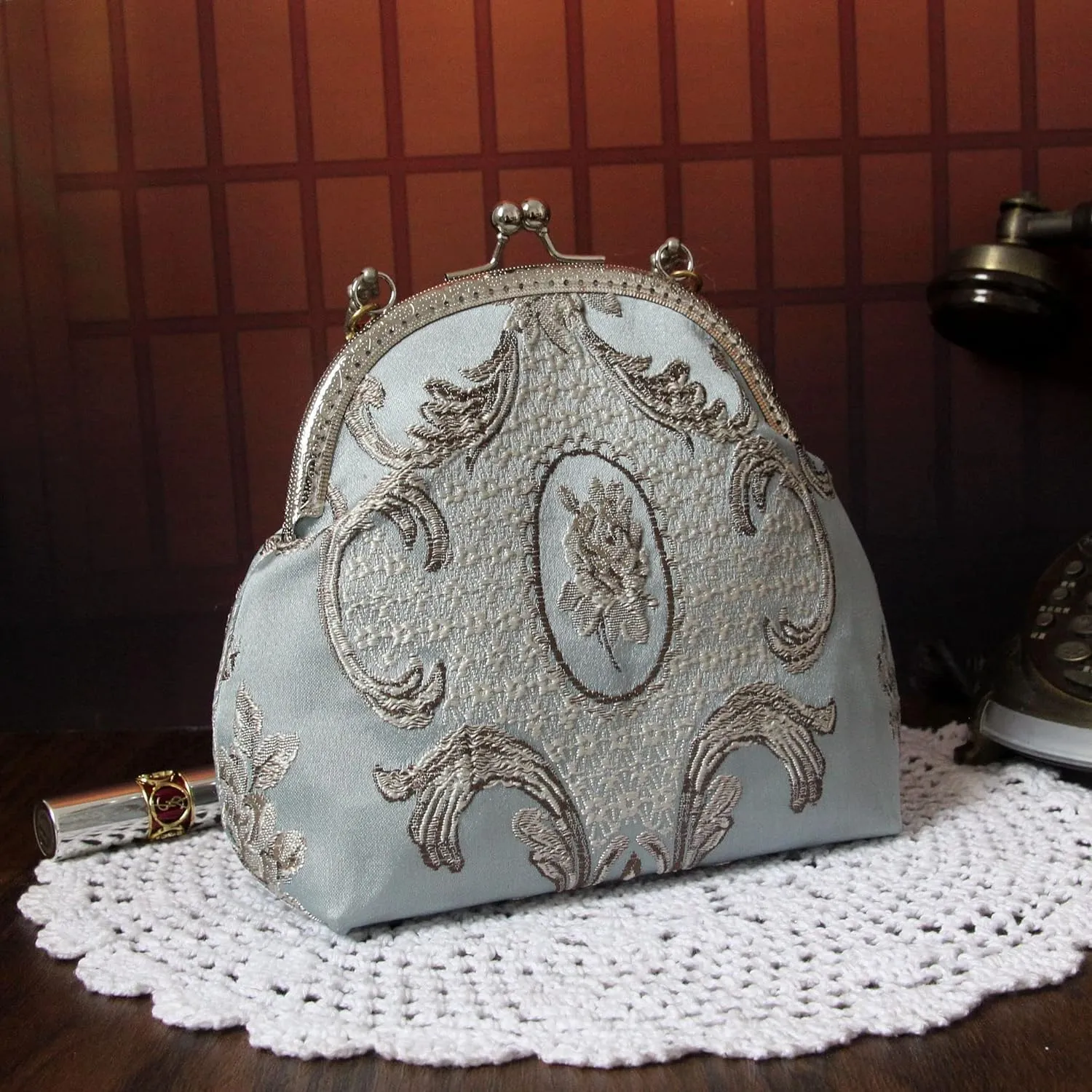 Vintage Metal Shell Bag Palace Bags Fringe Tassel Women Mother Chic Lady Gift Bags Women's Handbags Purses Bags