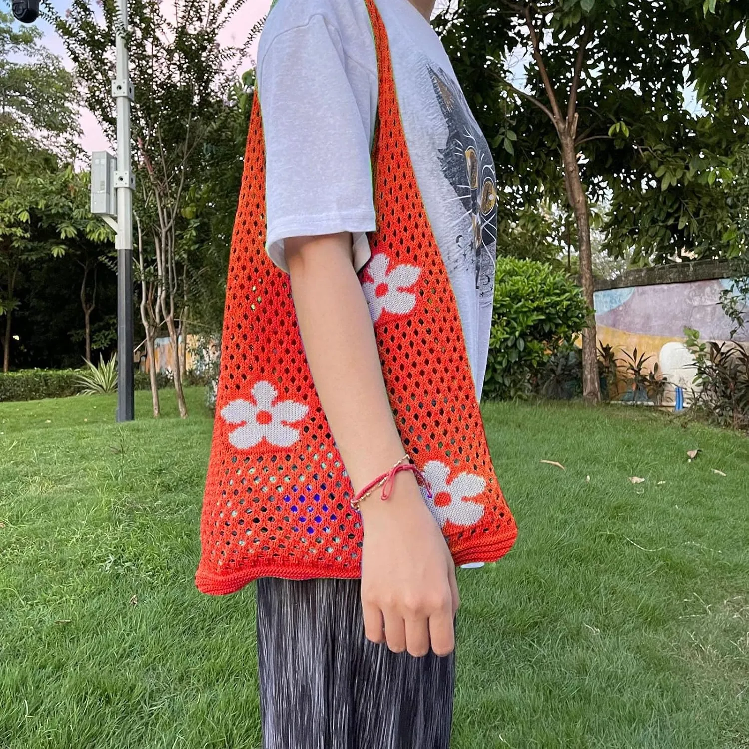 Women's New Japanese And Korean Tote Bag Flower Bag Knitted Mesh Hollow Shoulder Bags Shoulder Bags (B, One Size)